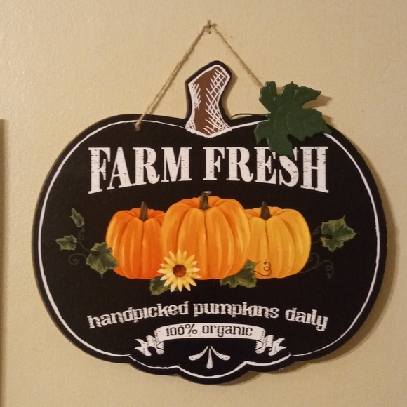 Farm Fresh Pumpkins Hanging Sign